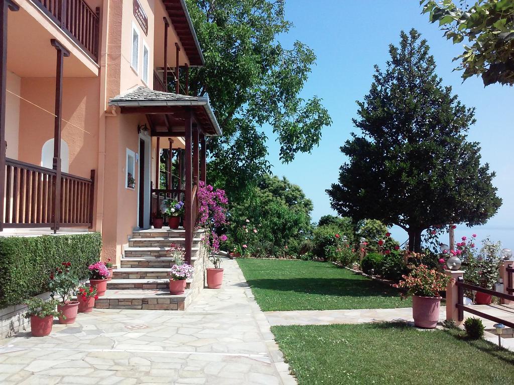 Alkmini Hotel Agios Dimitrios  Bagian luar foto