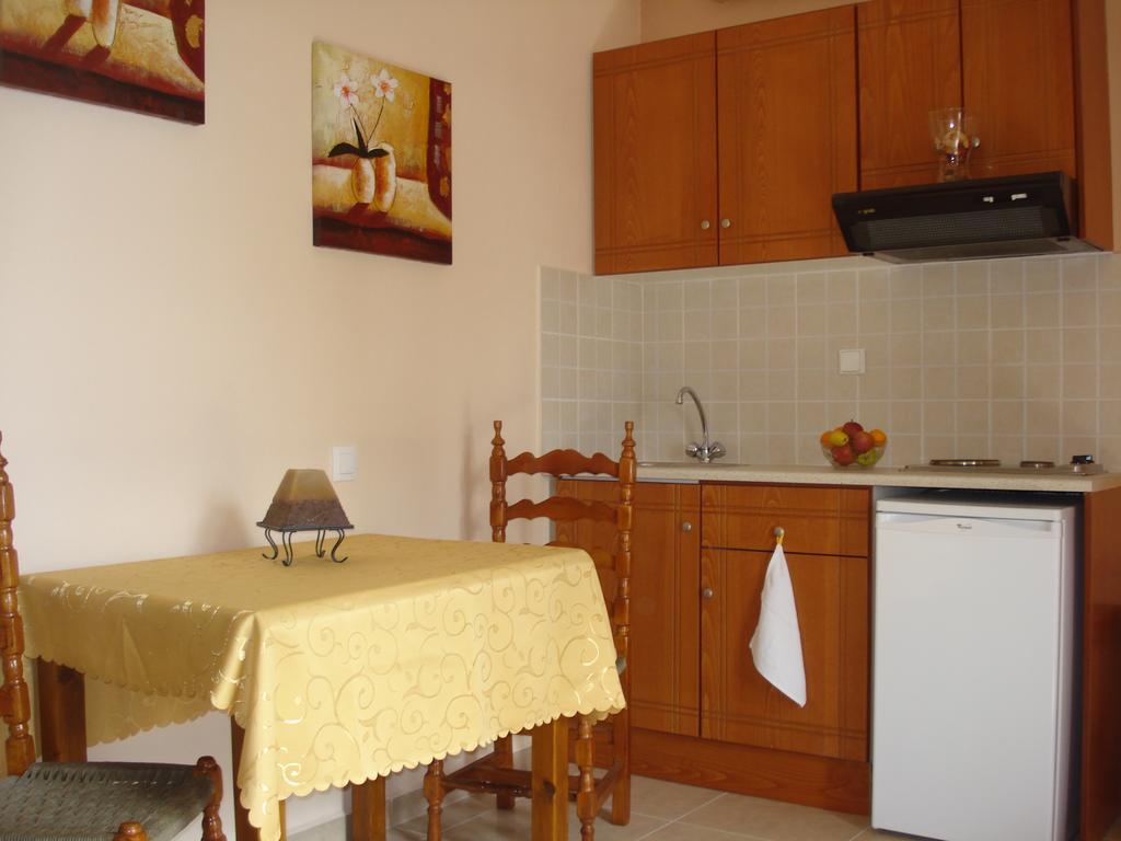 Alkmini Hotel Agios Dimitrios  Bagian luar foto