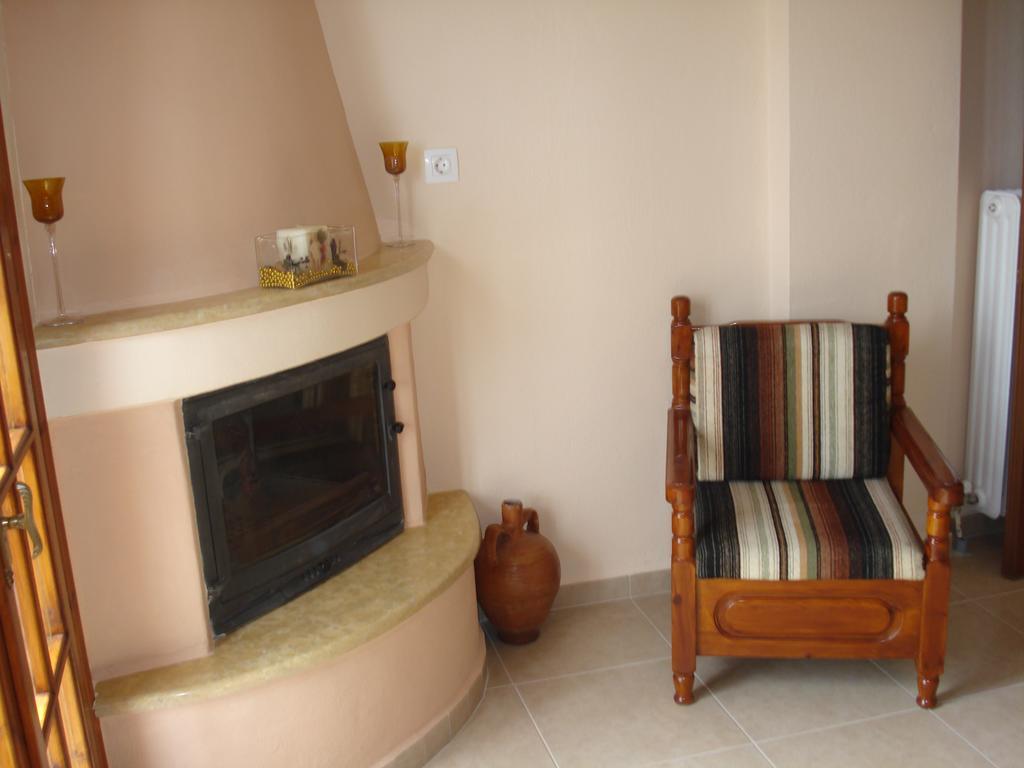 Alkmini Hotel Agios Dimitrios  Bagian luar foto