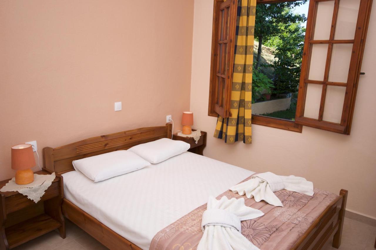 Alkmini Hotel Agios Dimitrios  Bagian luar foto