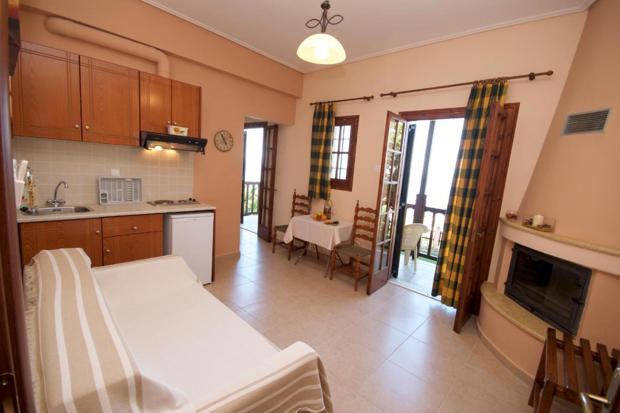 Alkmini Hotel Agios Dimitrios  Bagian luar foto