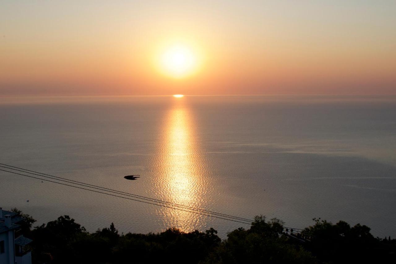 Alkmini Hotel Agios Dimitrios  Bagian luar foto